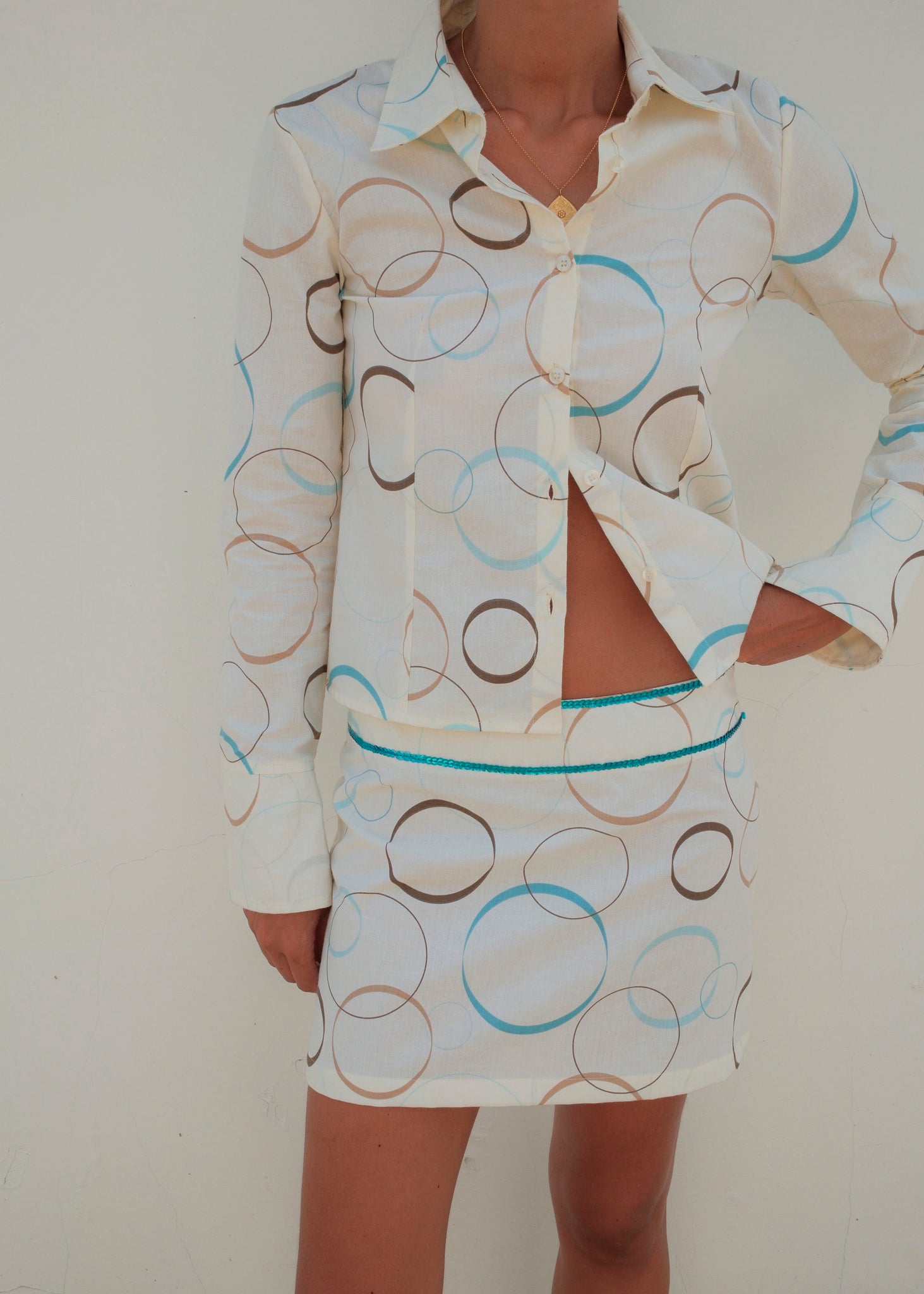 CHAPTER 00 — Short Skirt / Circles