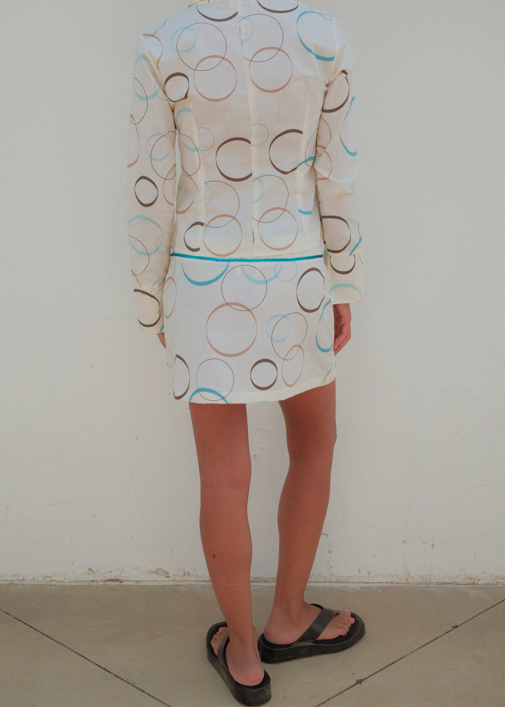 CHAPTER 00 — Short Skirt / Circles
