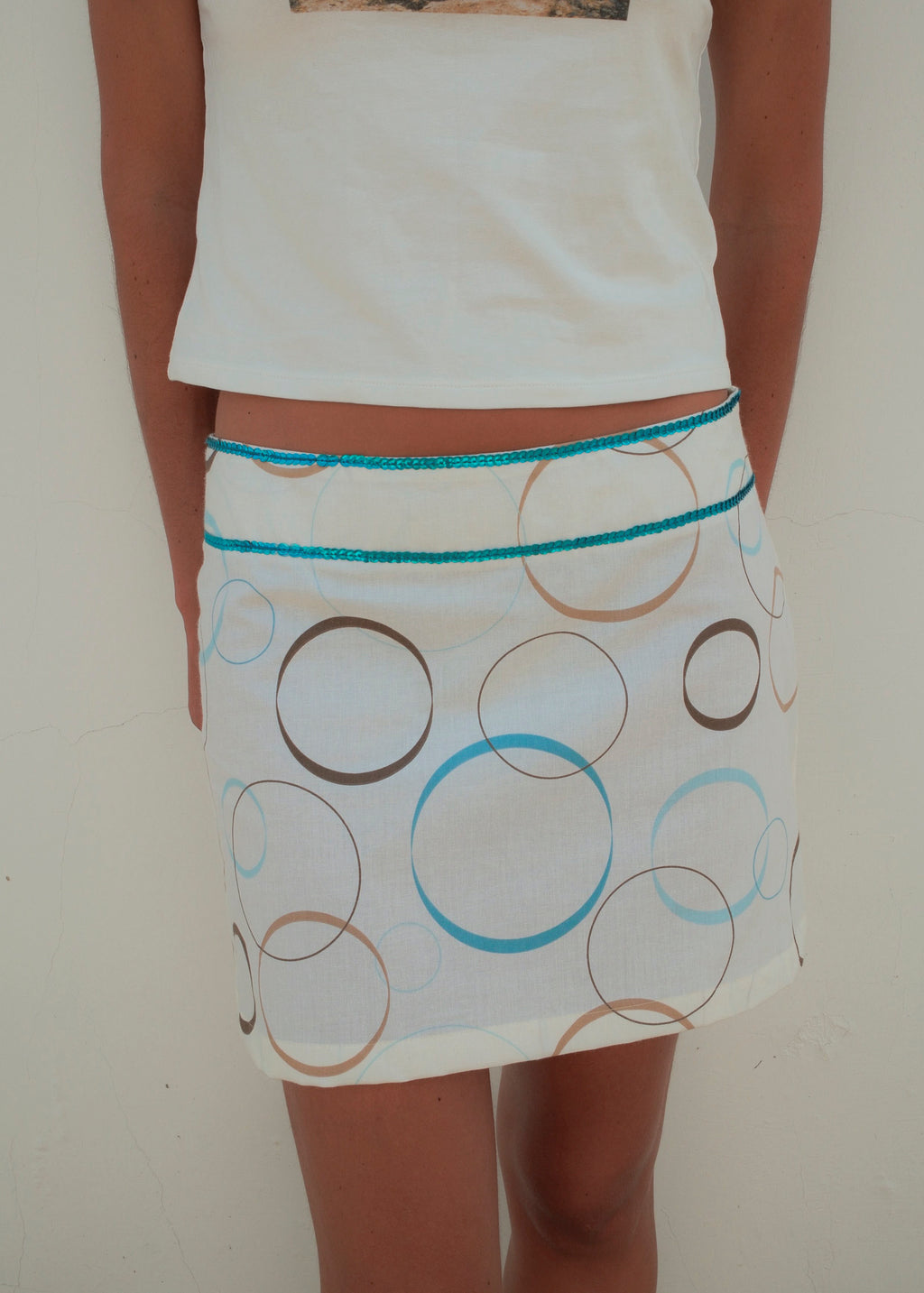 CHAPTER 00 — Short Skirt / Circles