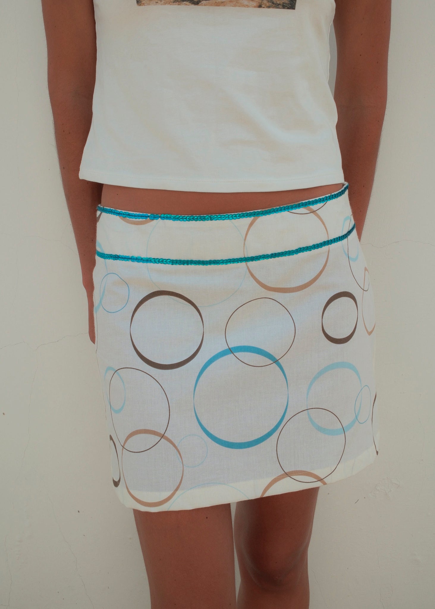 CHAPTER 00 — Short Skirt / Circles