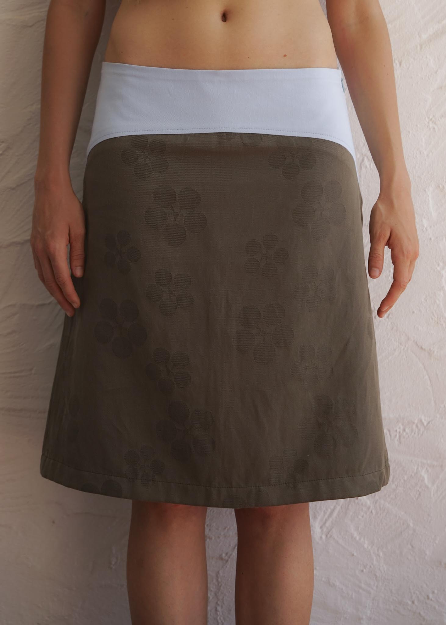 CHAPTER 00 — Midi Skirt / Khaki