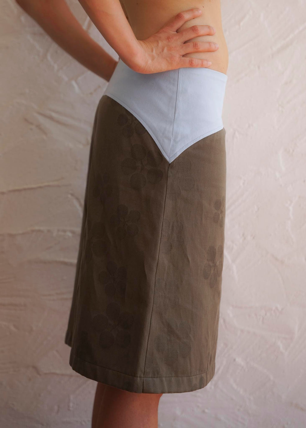 CHAPTER 00 — Midi Skirt / Khaki